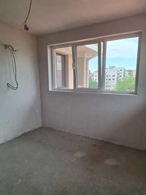 Продава се Тристаен апартамент в Пловдив, Остромила - 90 кв.м за 1267 €/кв.м - Снимка #3