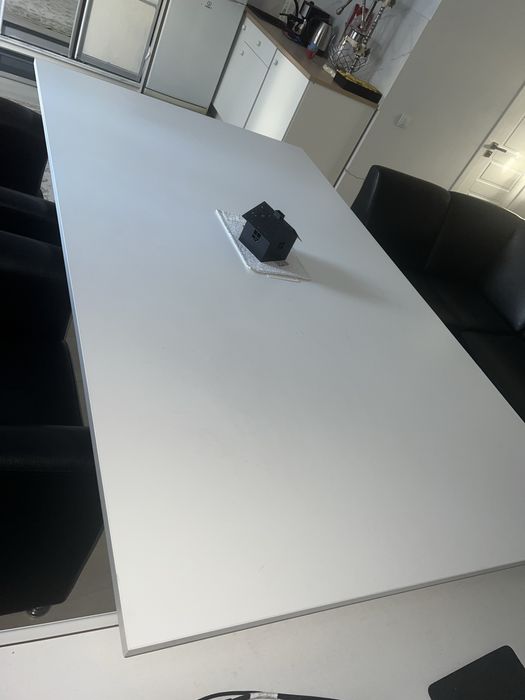 Продам стильный стол