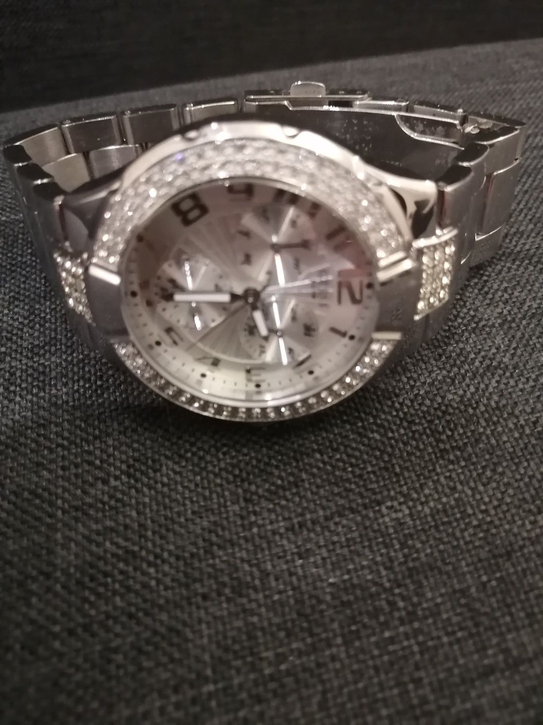 Женские наручные часы GUESS