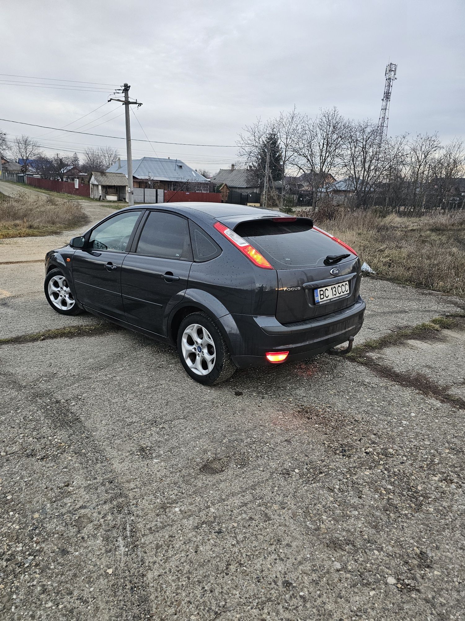 Proprietar vând autoturism marca Ford