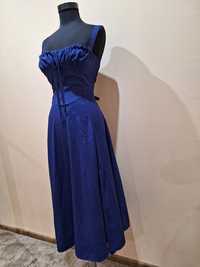Тъмна синя нова рокля