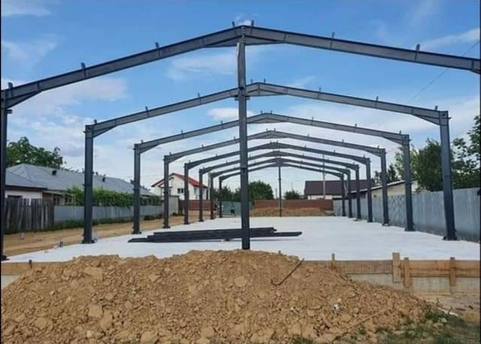 Vând structura metalica