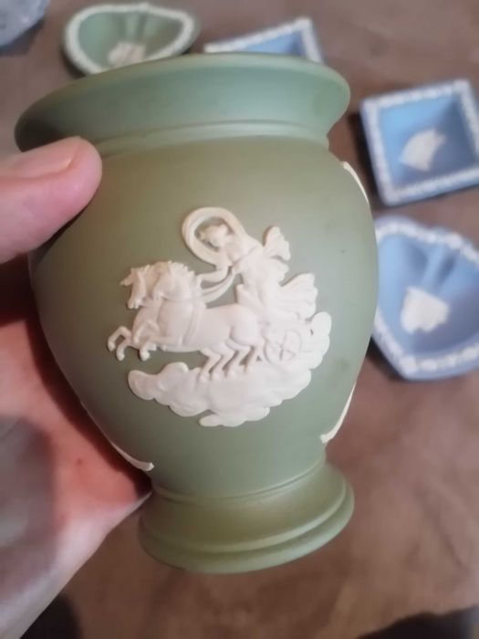 Vand  produse Wedgwood jasperware made in England