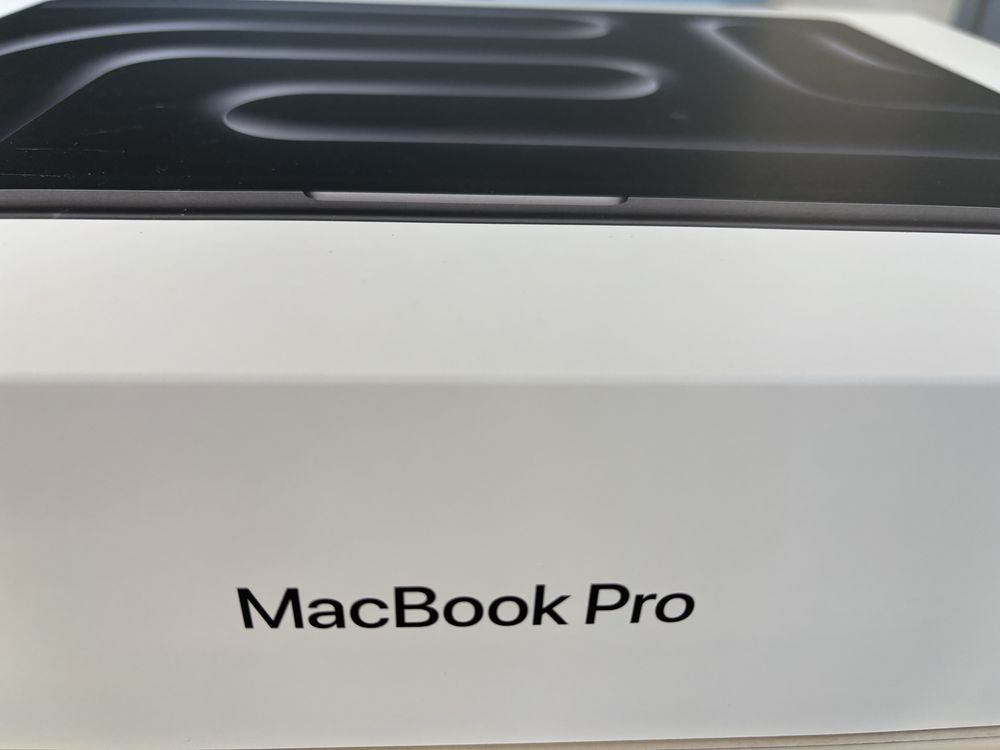 MacBook Pro кутии