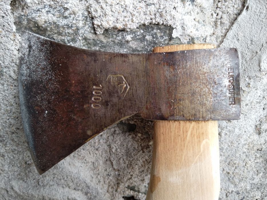 Продавам две малки антикварни Френски брадви 19-ти век