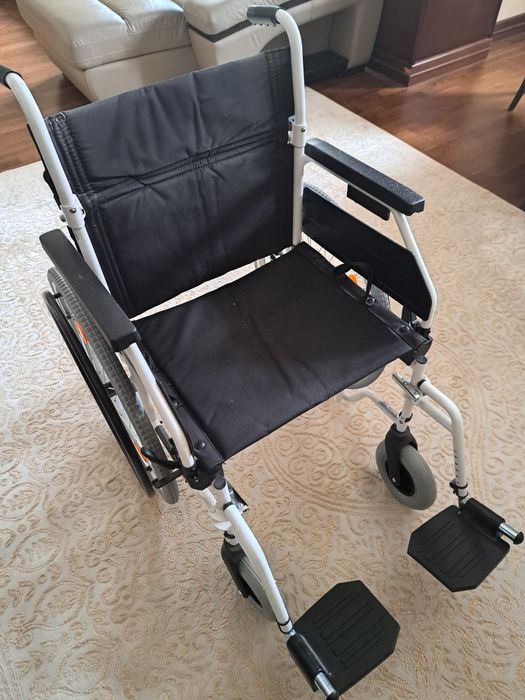 продам инвалидную коляску новая