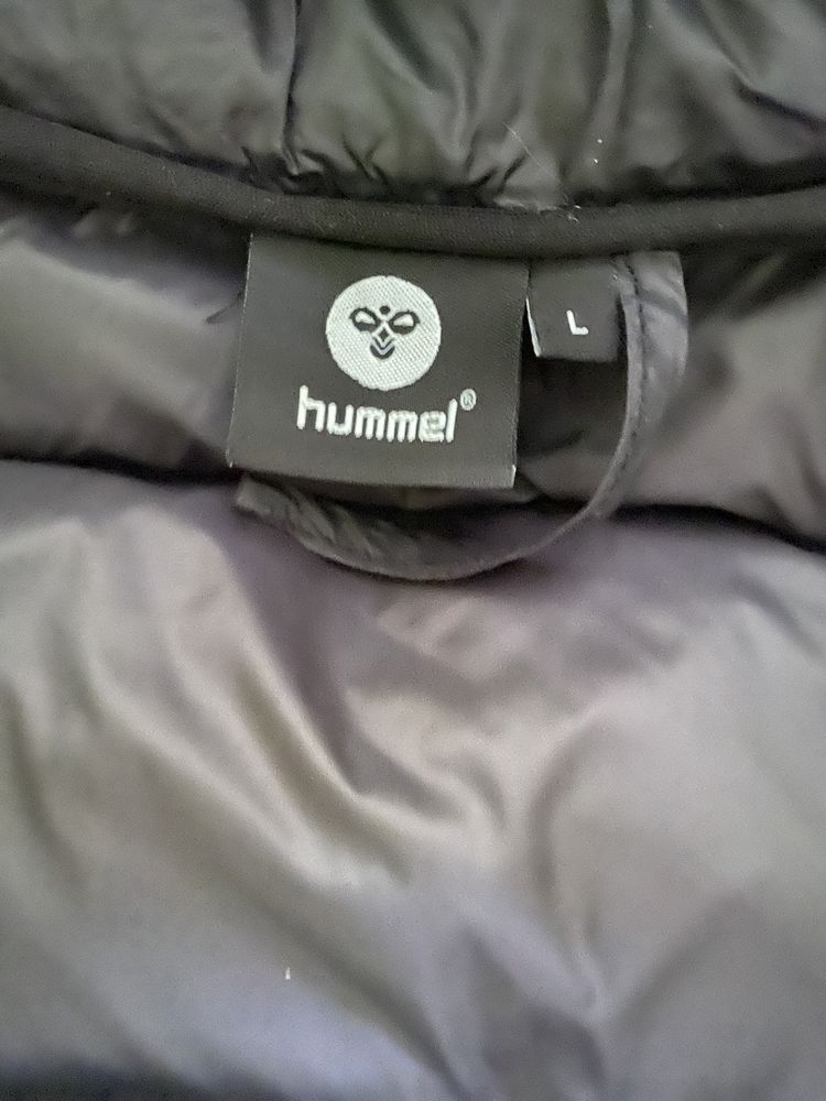 Продавам дамско яке Humel