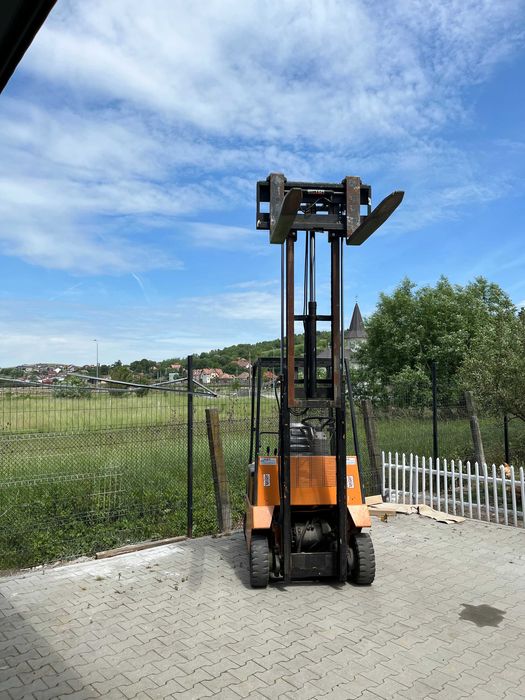 Vand Stivuitor Electric