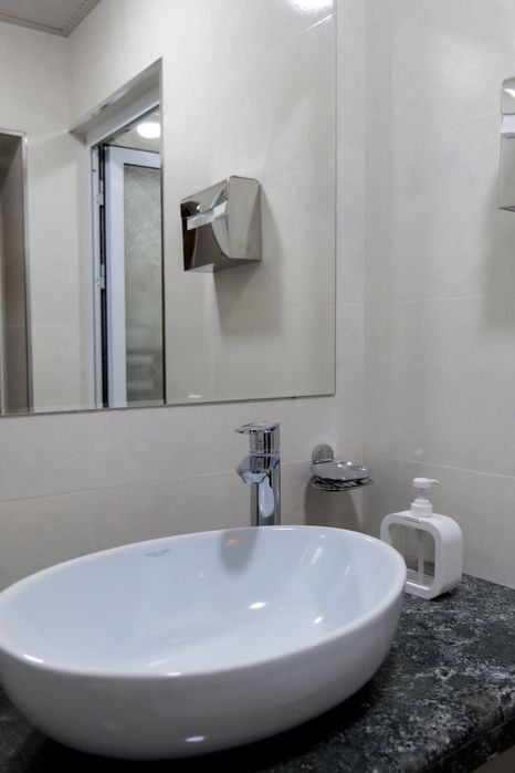 Comfortable rooms for students with private bathrooms price per person