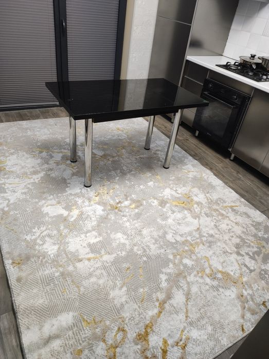 Srochniy 900$ kelishamiz. Faqat oilaga. Yengi navastroyka.