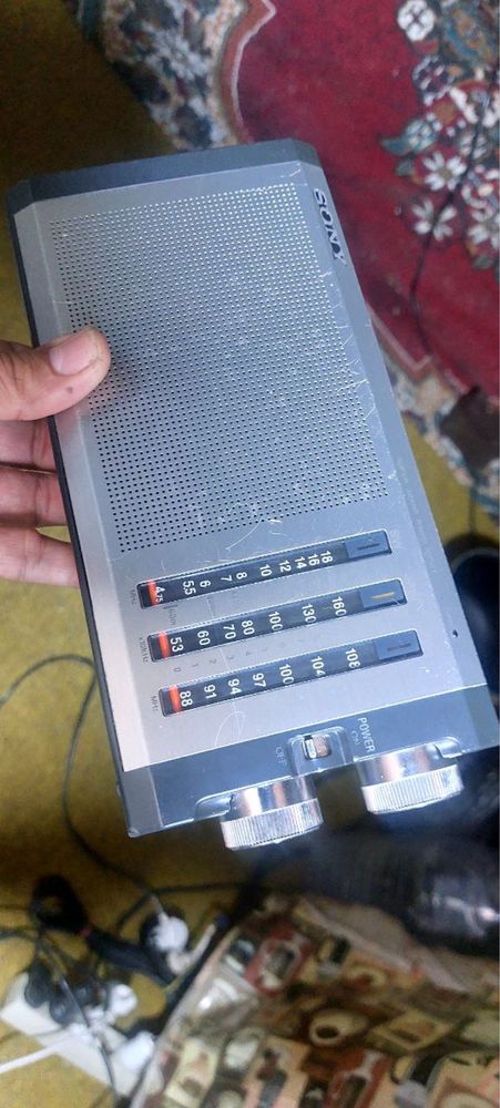 Продам Радиоприемник Sony ICF-J1