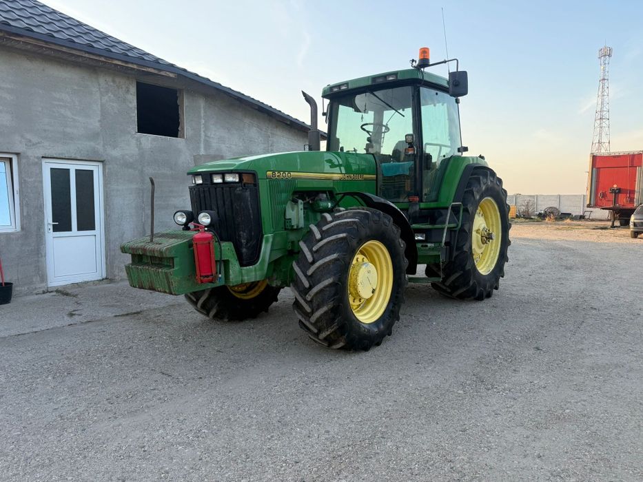 Tractor John Deere 8200