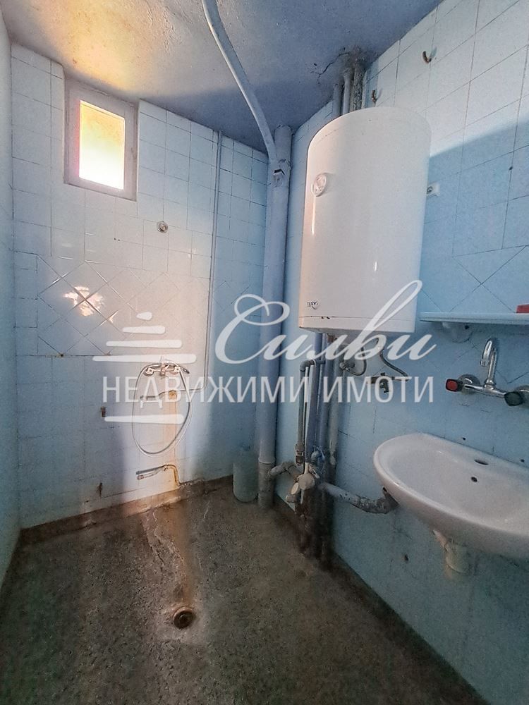 Тристаен апартамент на ПРЕДПОЧИТАН ЧЕТВЪРТИ ЕТАЖ в кв. Тракия!
