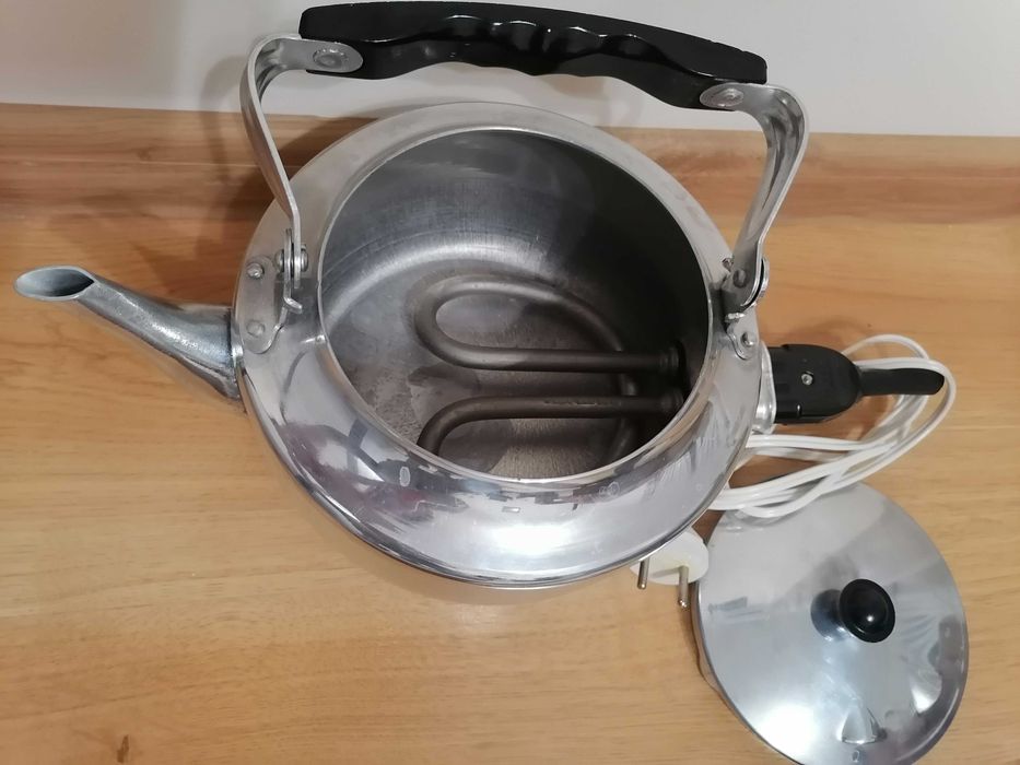 Електрически чайник