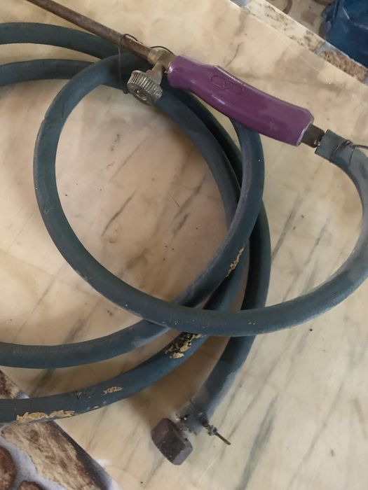 Arzator butelie cu furtun