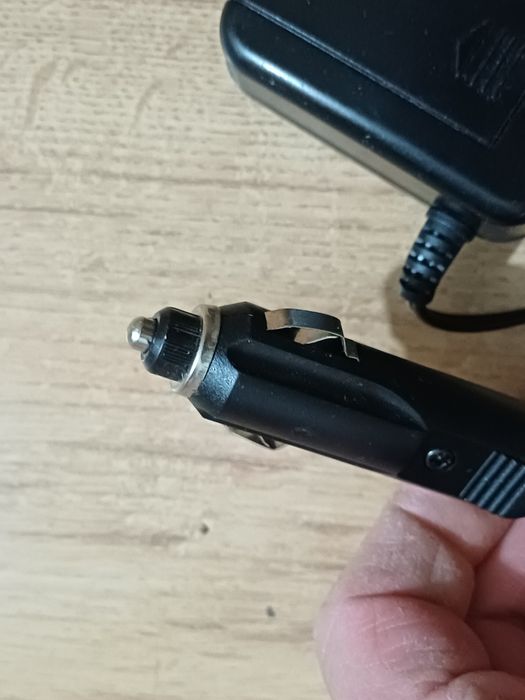 Incarcator alimentator auto reglabil 1,5 - 12v in stare foarte buna