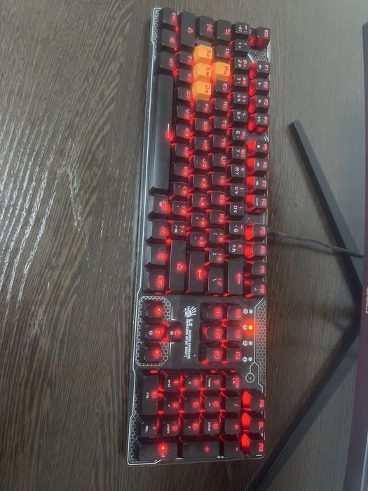 Клавиатура Bloody B810R