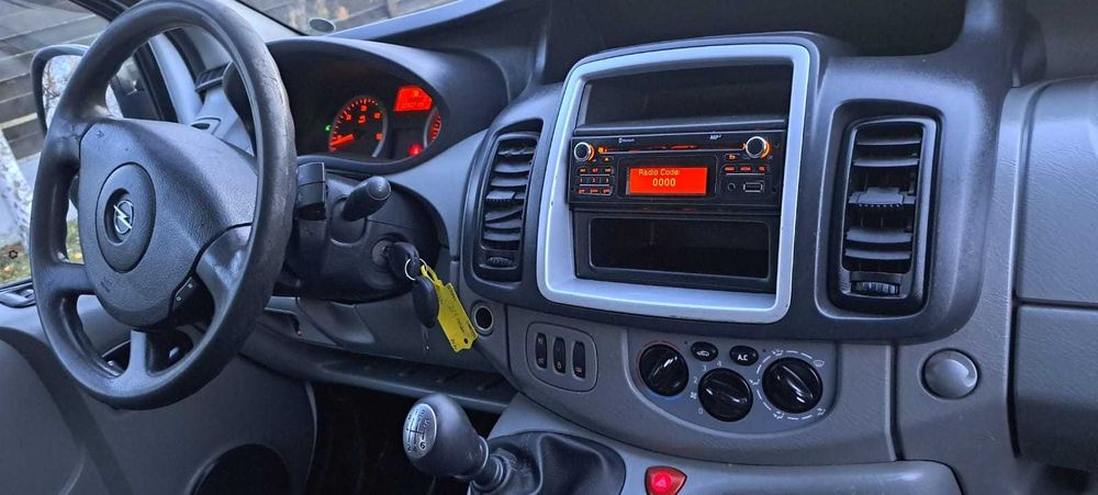 OPEL Vivaro 3 locuri 2014 2.0dCi 116 CP E5 6 trepte AC, recent adus