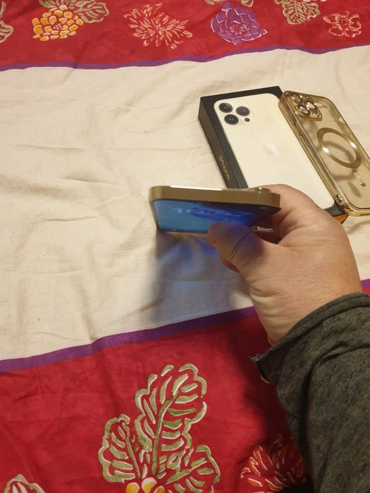 Iphone 13 pro max gold