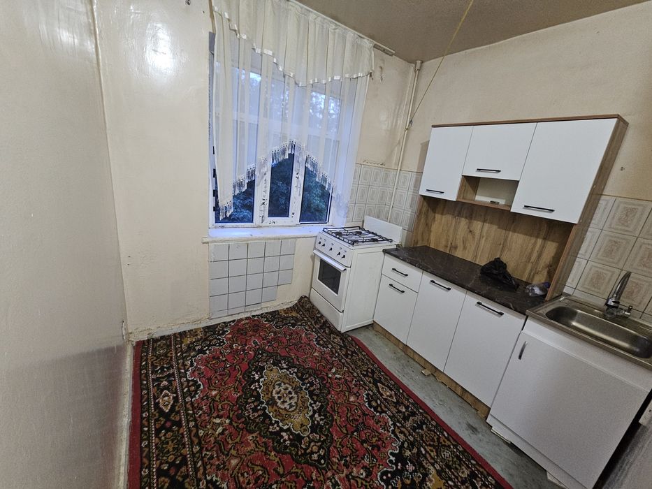 Фрунзенский масивда 2 хонали квартира сотилади