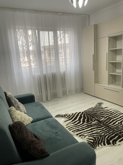 Inchiriez camara camin trasformata in garsoniera