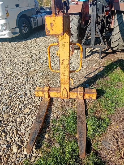 Furca pt paleti,(macara)