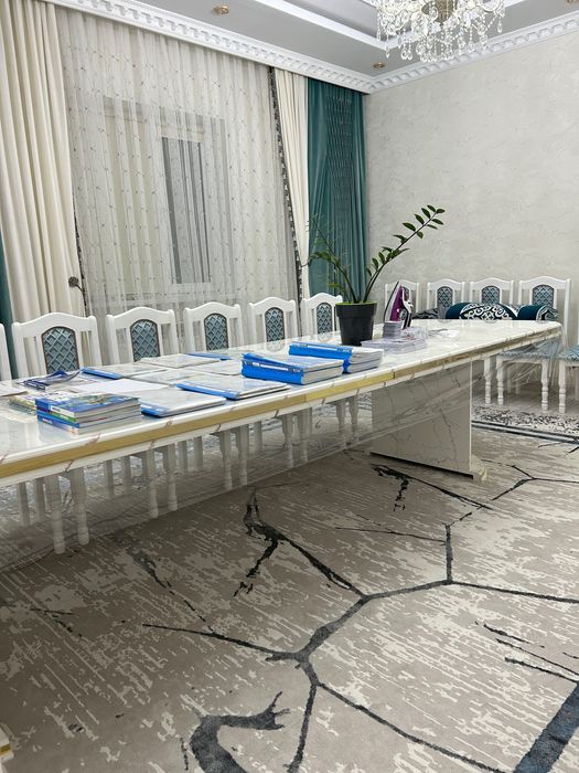 Продам стол для зала