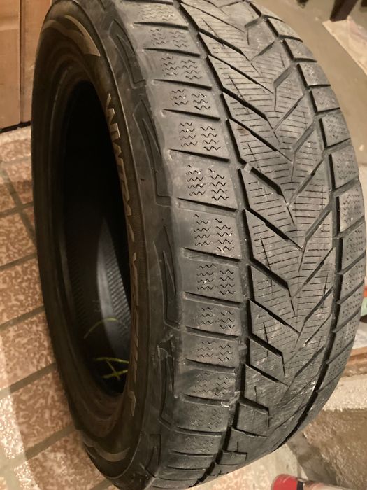 2бр зимни гуми VREDESTEN 215/55 R16