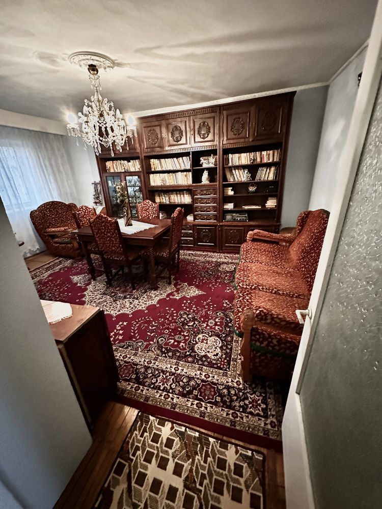 Vand apartament 4 camere in vila V11