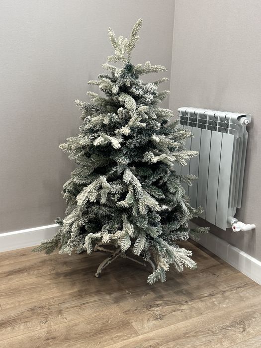 Продам елку искуственную