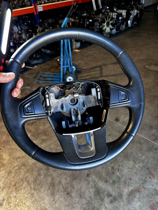 Volan imbracat in piele Renault laguna 3