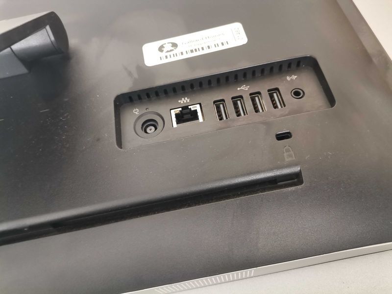 Настолен компютър - HP pavilion 23 / I3-4130