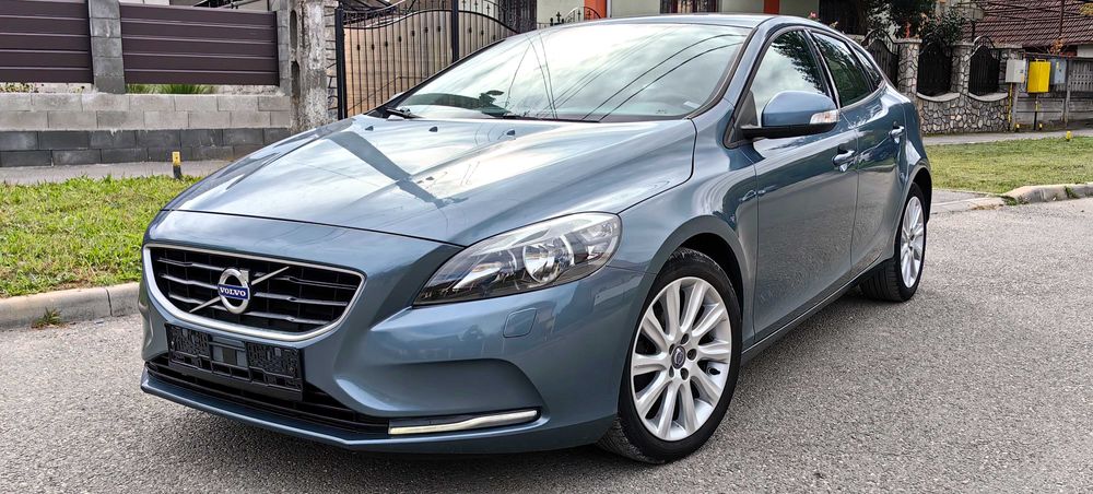 Volvo V40 * Keyless Entry/Go * Bord Digital * Incalzire bancheta !