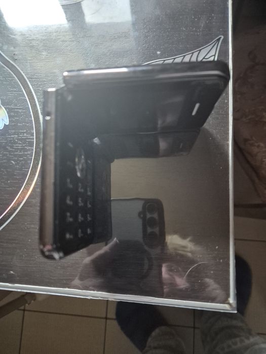 telefon mobil cu 4 cartele sim