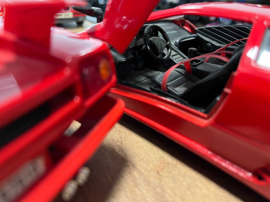 Матална колекционерска колички модел BBURAGO Lamborghini Diablo 1:18