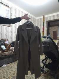 Продаётся женское пальто
