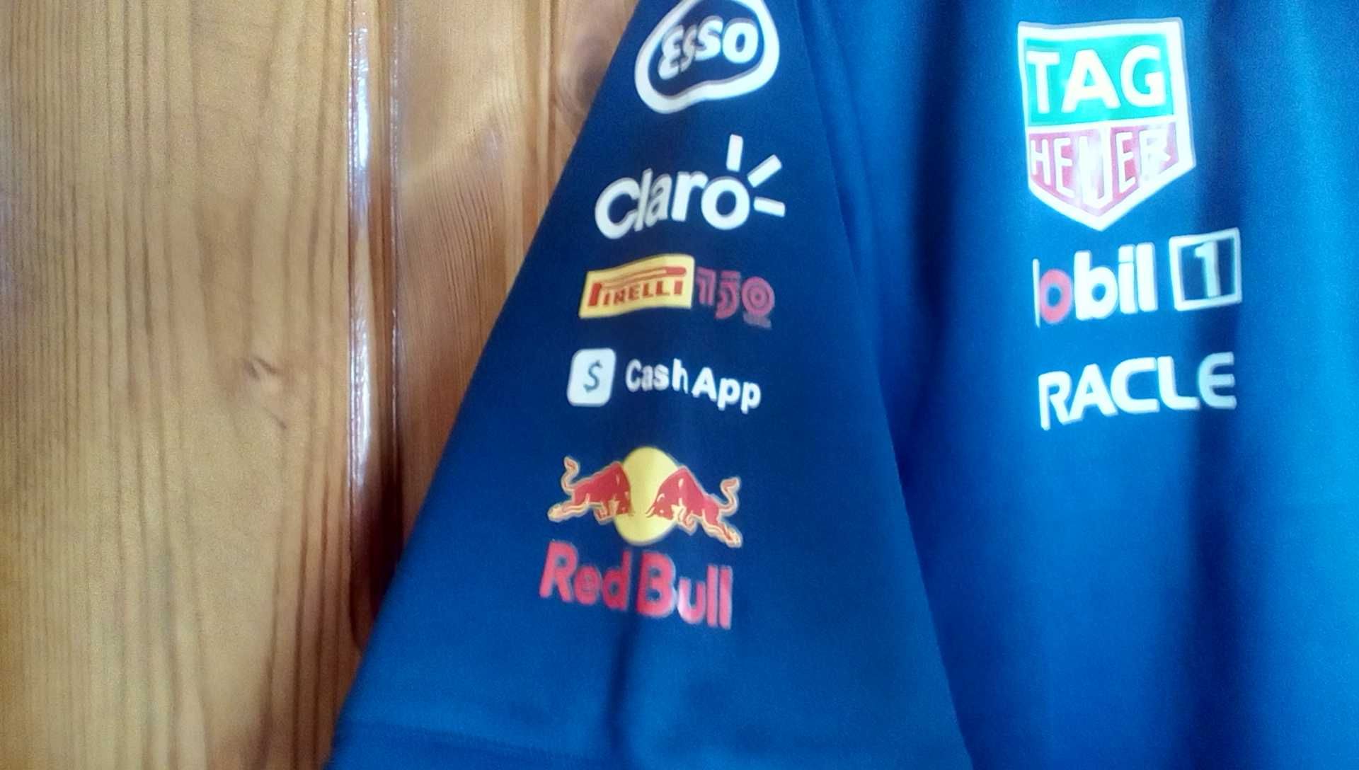 Продавам тениска Red Bull Formula 1 Racing Team