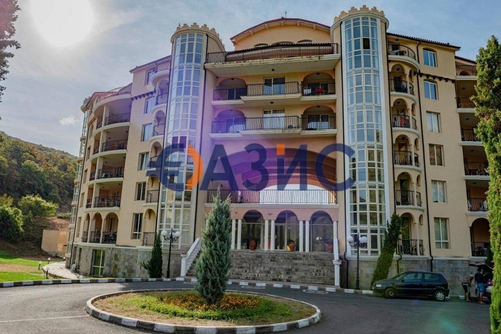 Студио на 3-ти етаж, комплекс Негреско, Елените, България - 34 кв. м.,