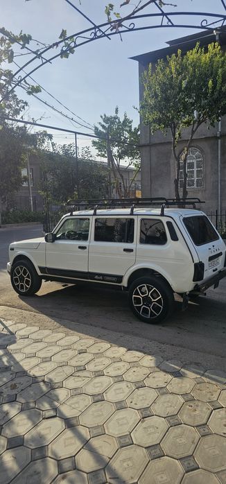 Niva urban 4 ta eshuli