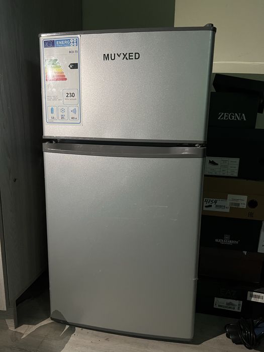 Холодильник маленький MUXXED
