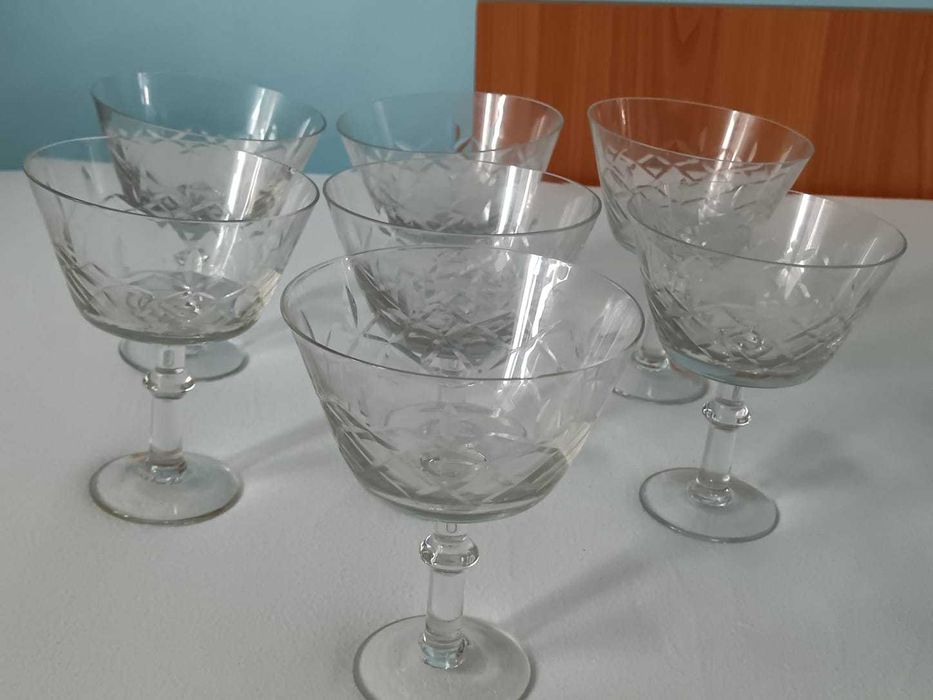 Vând Set 7 Pahare de Șampanie de Luxv