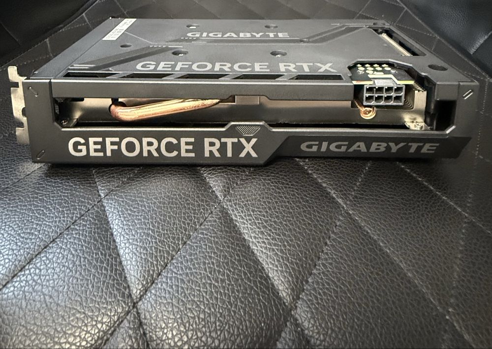Vand placa video RTX 4060 cu cutie !