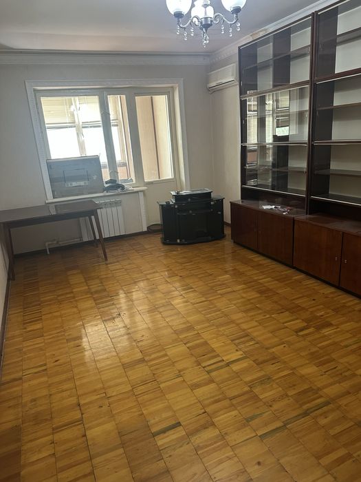 Продаётся квартира 4-х комнатная. Спецплан. Своя, Чистая,