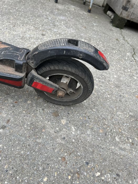 Trotineta electrica cu vitaza maxima de 25Km