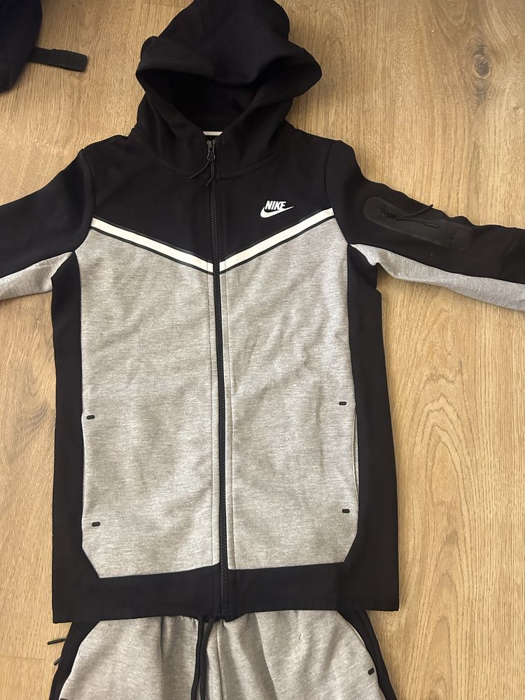 Nike tech fleece