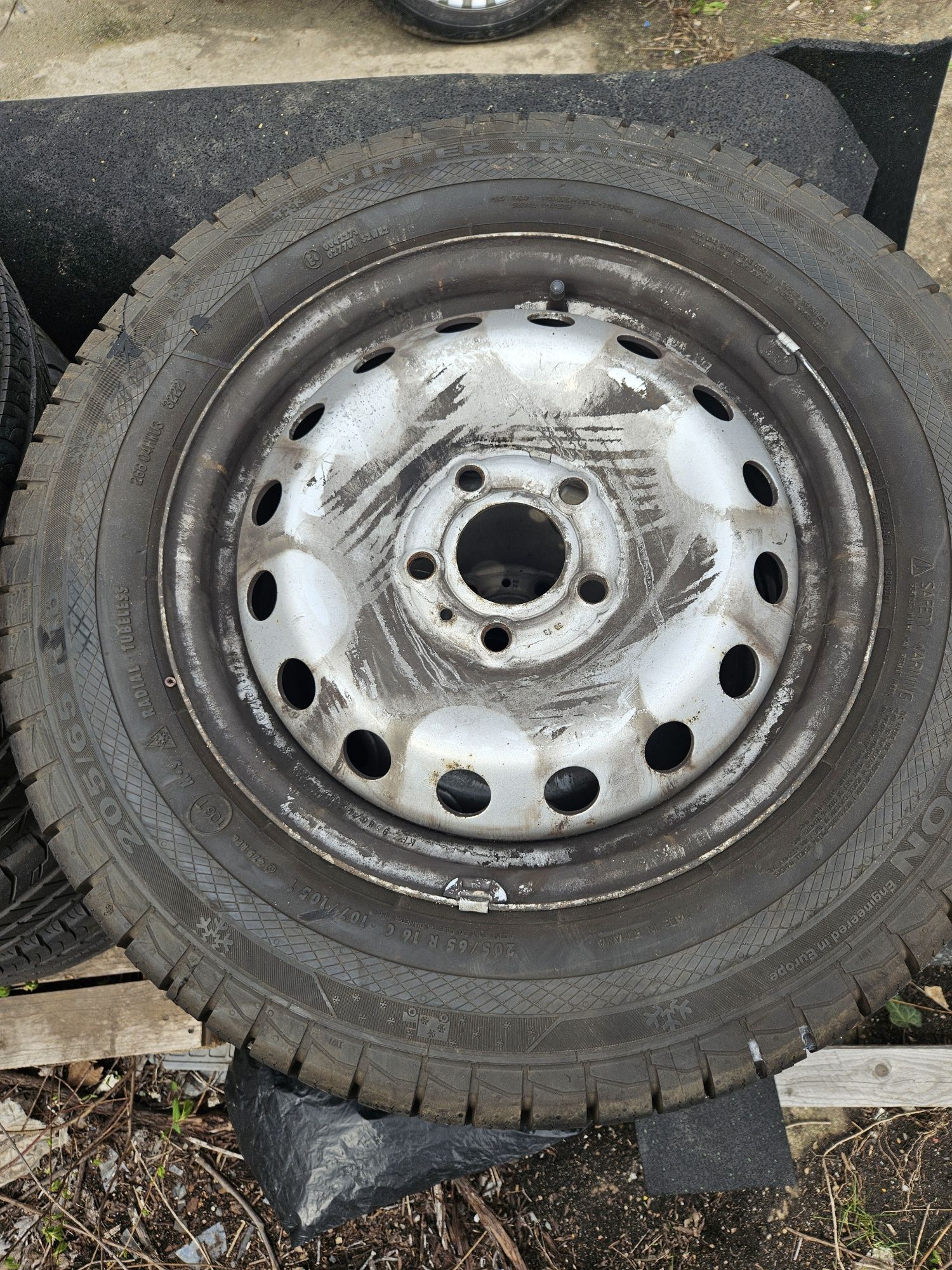 4 Jante + cauciucuri 205 / 65 / 16c Ford Transit / Custom / Connect