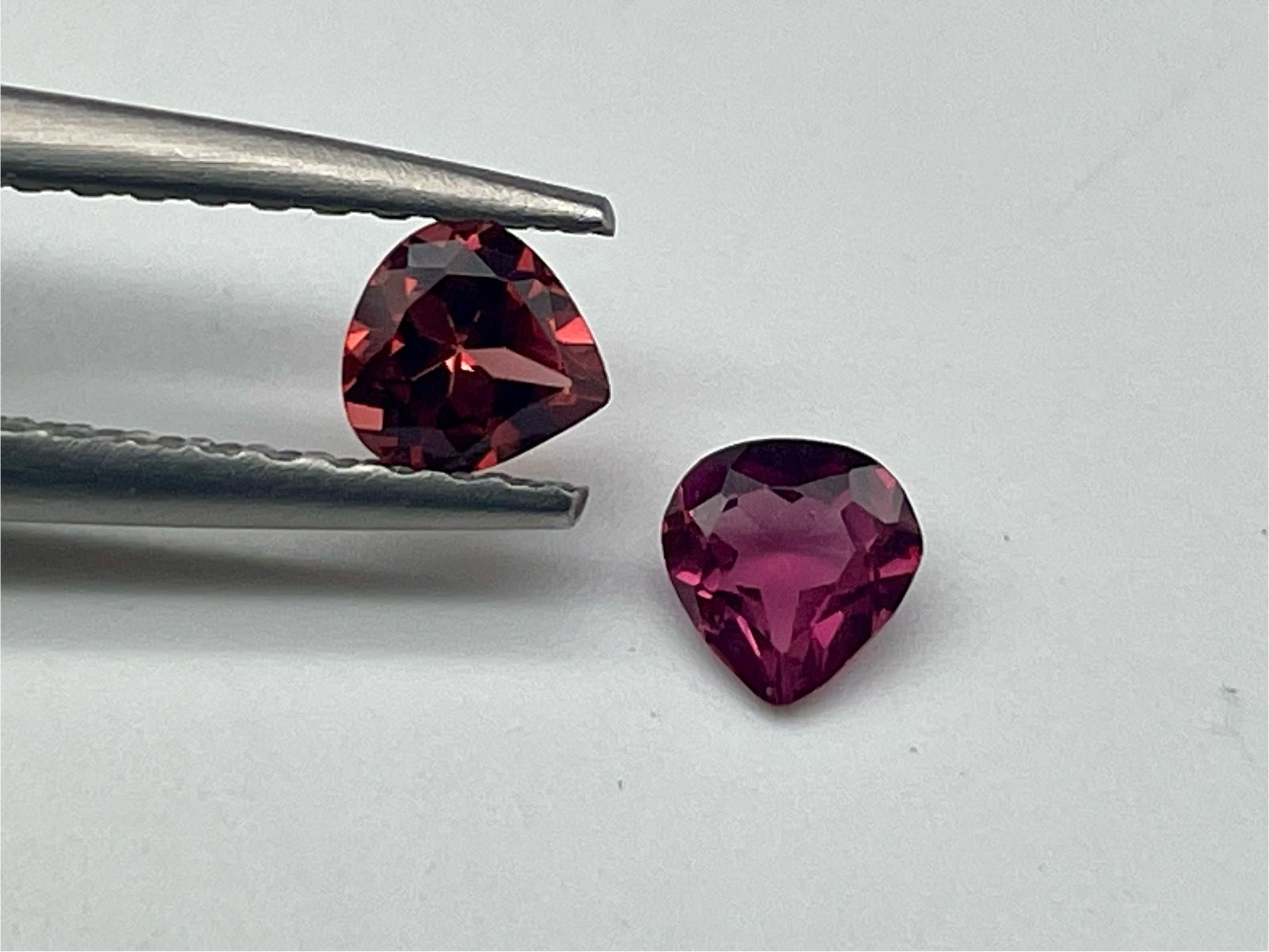 Естествен Гранат 2 бр. - 0.93 ct. - Бразилия