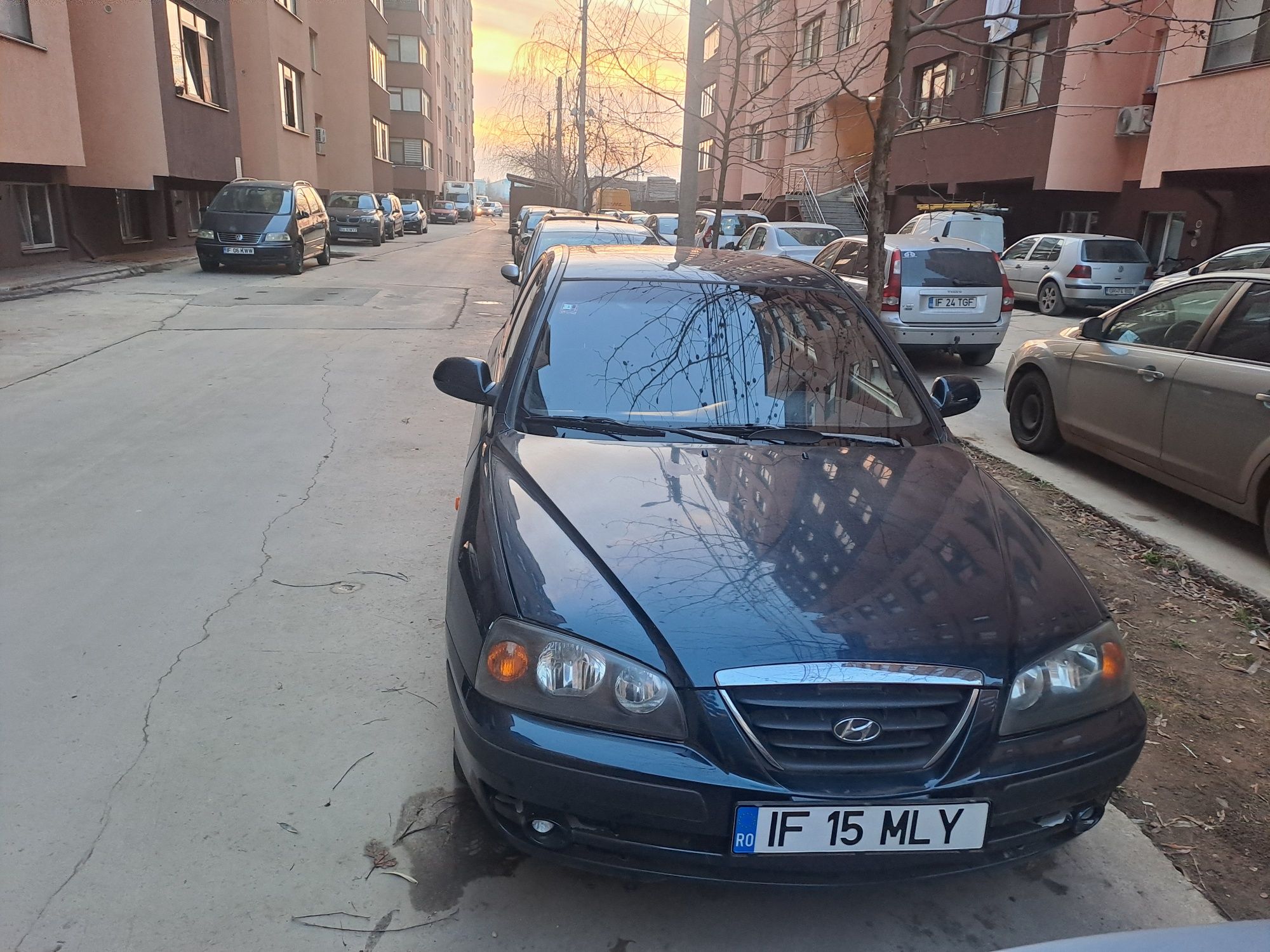 Hyundai Elantra  1,6