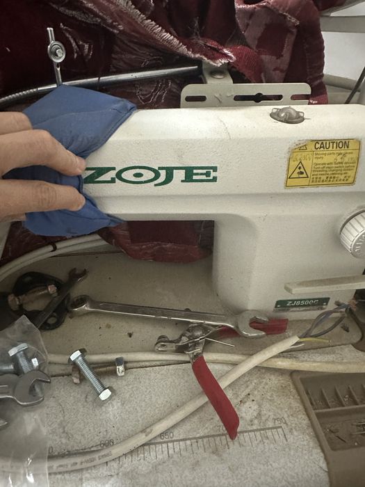 Швейная машина Zoje