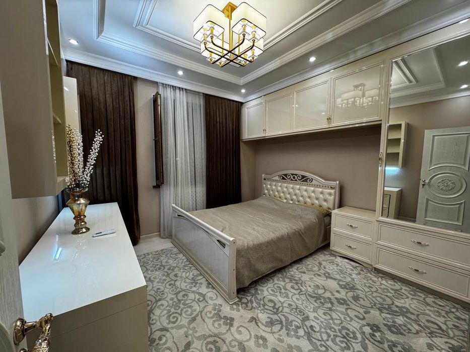 Dream House Продается 3 комнатная квартира ремонт 8-роддом Глинка